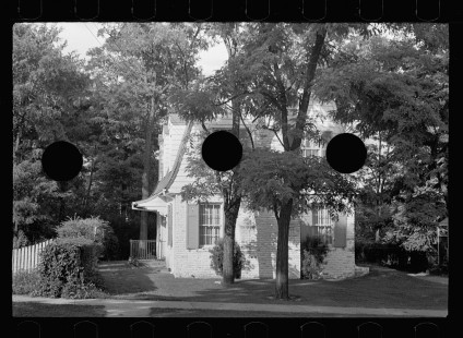 0690_Large modern affluent housing , probably Washington D.C. suburb