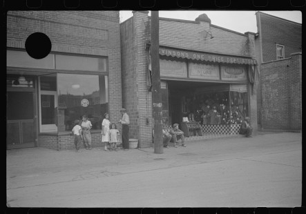 0737_Levinson's One Price Department Store , Pursglove