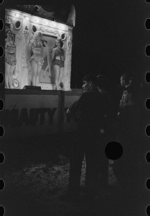 0780_ 'Naughties' Outdoor carnival, Granville