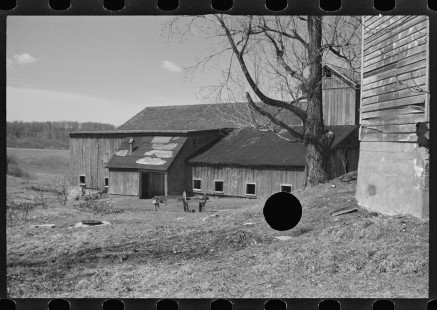 0857_Large property seemingly unoccupied , unknown location