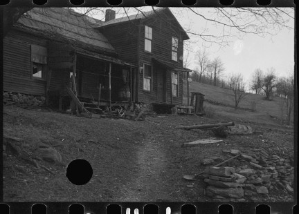 0867_Possibly abandoned dwelling unknown location