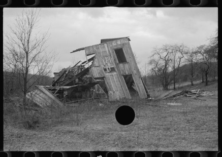 0876_Storm damaged and abandoned property , unknown location