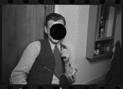 0922_Russel Lee possibly self-portrait