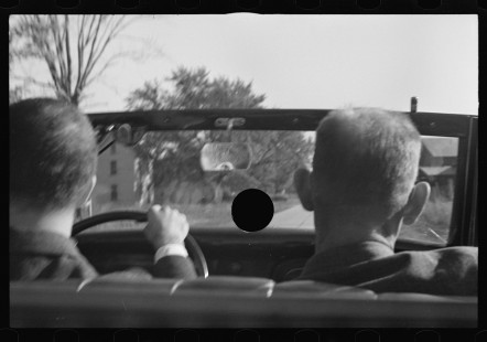 0941_Driving in open top car