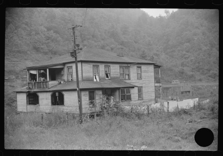 0970_Multi occupancy housing , Marine Mining community, W V