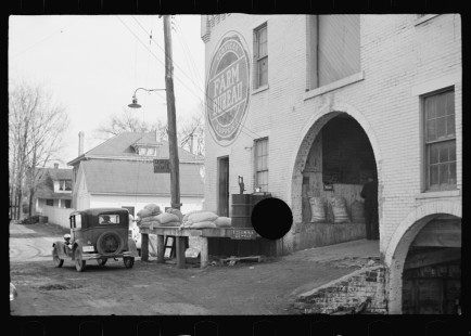 1004__Farm Bureau Supplies , farm supplies , location unknown ,