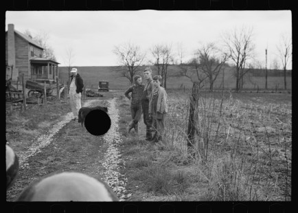 1005__Resettlement clients , near Jackson , Ohio