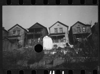 0185_Backyards , squalid housing, Hamilton County, Ohio