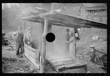 0416_Sorghum mill , near Nashville,